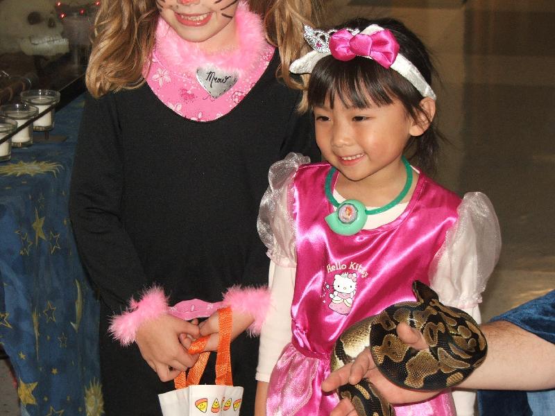 abbott 2006 kid halloween party - snake and chu chu and klea 